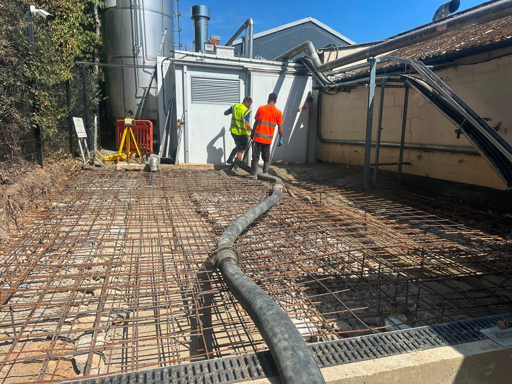 On-Site Volumetric Ready Mix Concrete Foundation Slab Pouring Kilburn